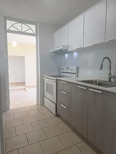 3 bed, 1.0 bath, 1300 sqft, $1,350 — Photo 2