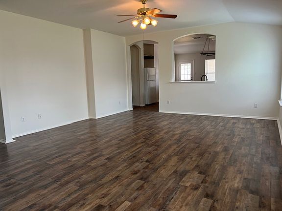 3rd image of 265 Town Lake Bnd