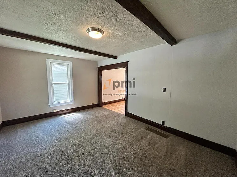 257 S 20th St — Photo 8