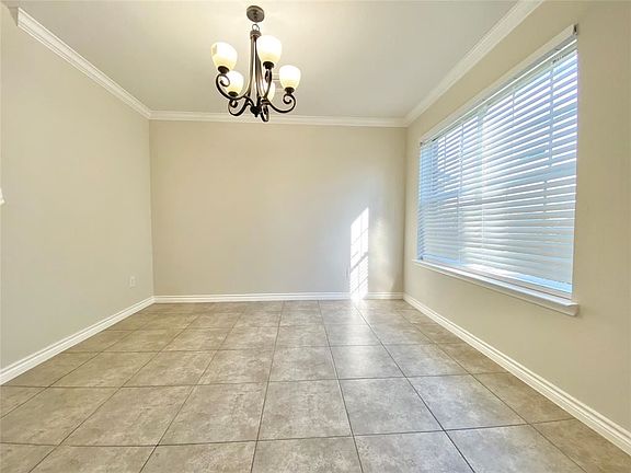 4th image of 10423 Country Squire Blvd