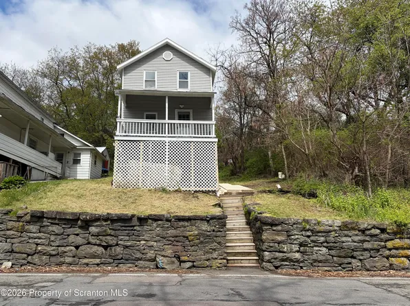 66 Smith Row, Plymouth, PA 18651