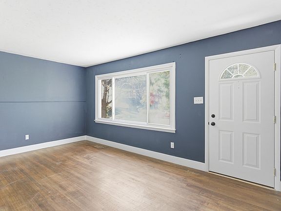 5th image of 900 Kingland Ave