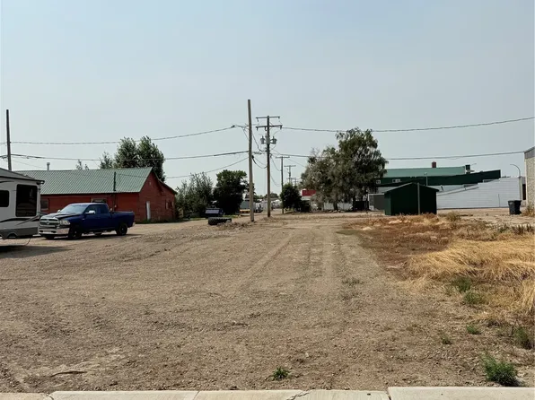 255 Centre Street, Shaunavon, SK S0N 2M0