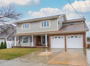 128 Alhambra Rd, Massapequa, NY 11758
