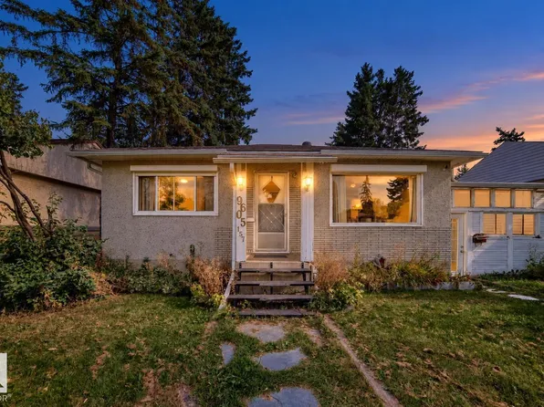 9605 157th St NW, Edmonton, AB T5P 2T1