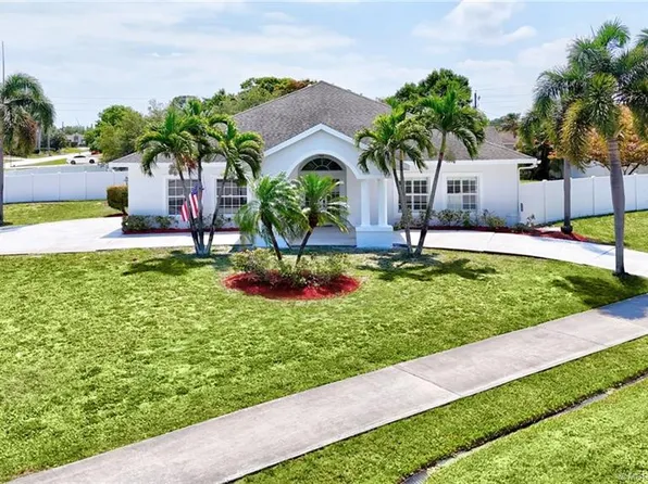 2206 SE Adobe St, Port Saint Lucie, FL 34952