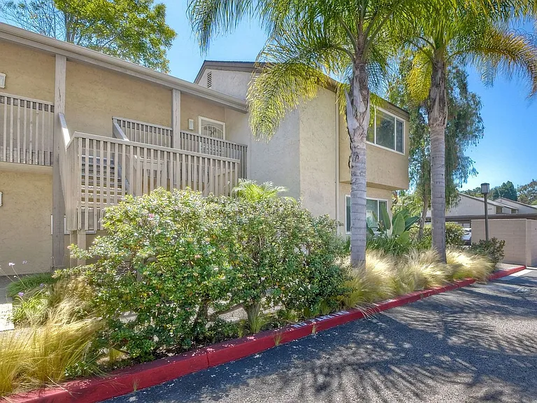 8545 Villa La Jolla Dr #H — Photo 39
