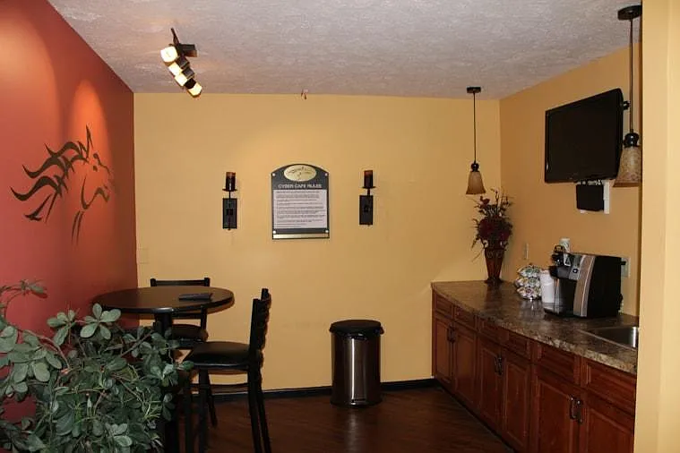 Cimarron Place Apartments — Photo 3