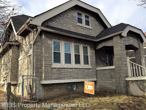 2nd image of 623 W Capitol Dr
