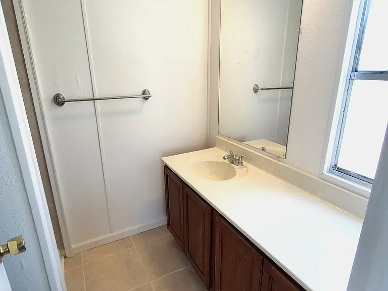 900 9th Ave E #180 — Photo 8