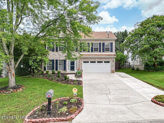 3rd image of 8139 Robins Nest Ln