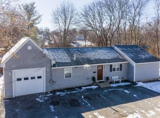 12 Locust St, Lowell, MA 01851