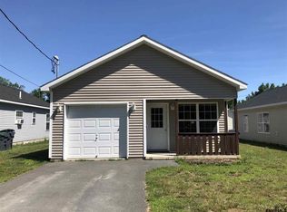 8 Rohloff Ave, Mechanicville, NY 12118