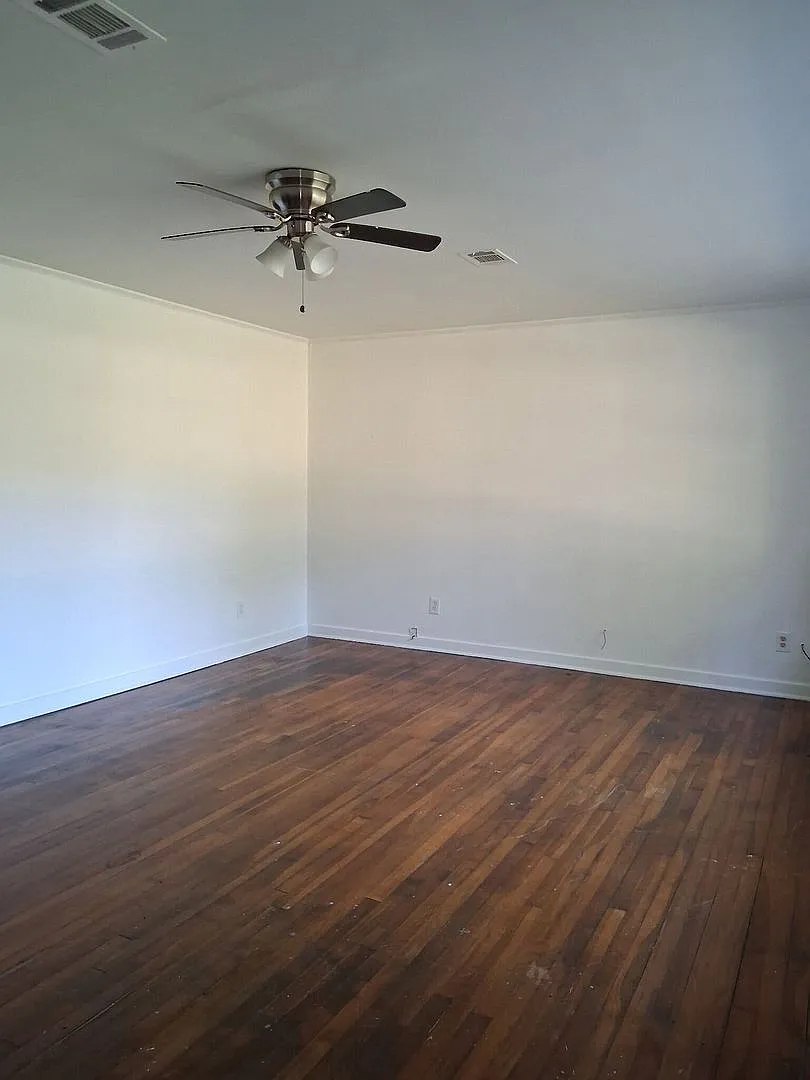 3Bed 2bath Home — Photo 3