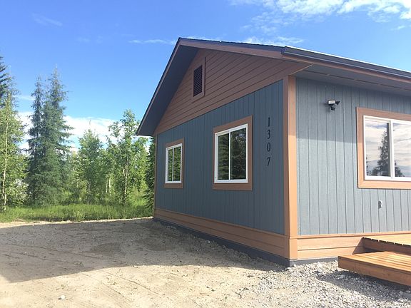 2nd image of 1307 Groundsel Ave