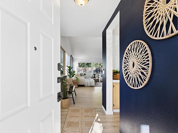 5th image of 2345 Roualt St