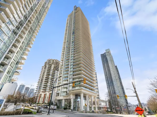 1888 Gilmore Ave #3302, Burnaby, BC V5C 0L2