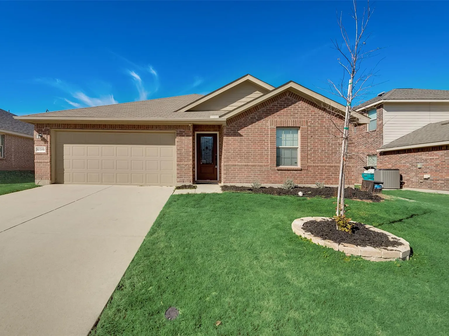 5 bed, 1944 sqft, $2,400 — Photo 1