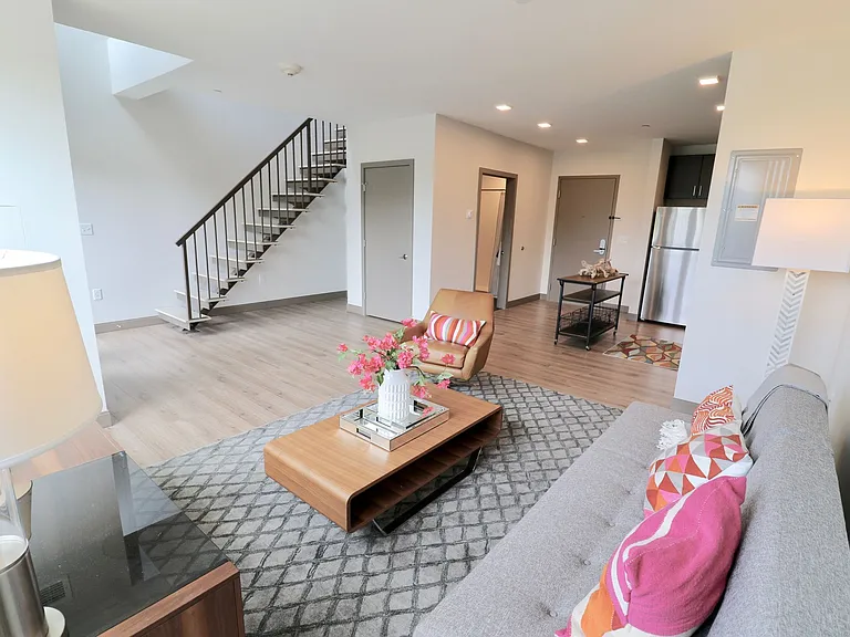 81 Arch Street — Photo 3
