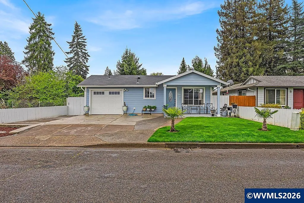 540 Leasure St photo 1