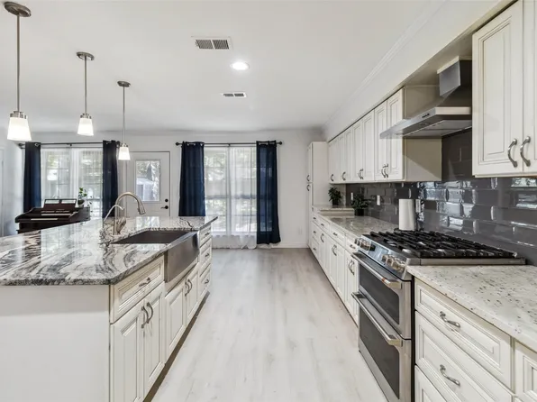 2607 Alan A Dale, Irving, TX 75061