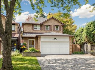 4 Bishop Cres, Markham, ON L3P 4N6