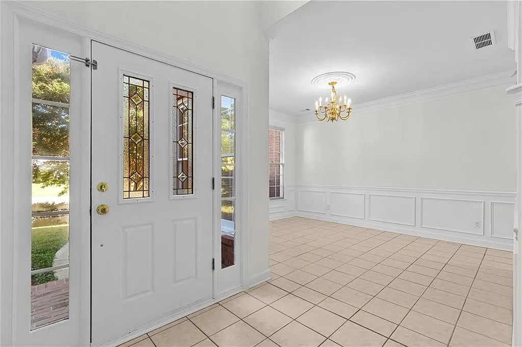 3 bed, 2.5 bath, 2530 sqft, $3,595 — Photo 4