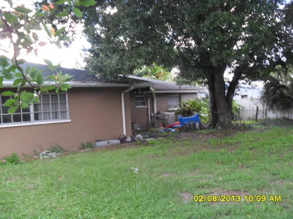 1124 Club Dr, Fort Pierce, FL 34982