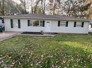 302 Saint James St, Neosho, MO 64850