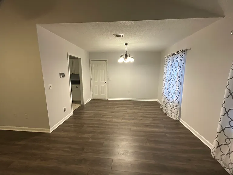 1434 Paul Caswell Blvd — Photo 4