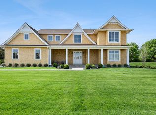 5 Happy Ln, Westhampton Beach, NY 11978