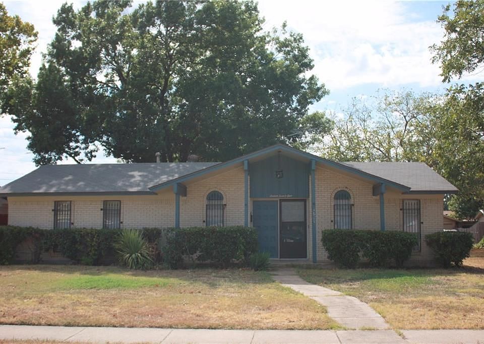 1st image of 1621 Mosswood Cir