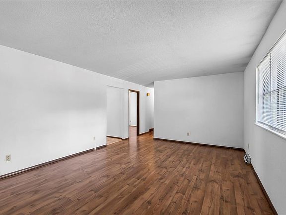 4th image of 2428 Sunny Ln