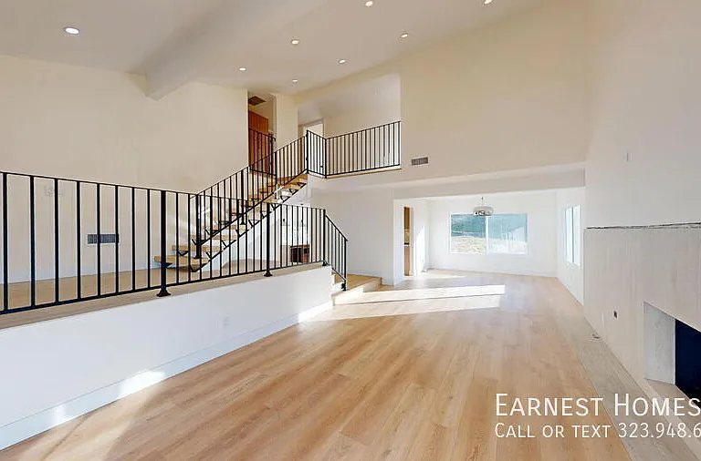 4455 Deanwood Dr — Photo 4