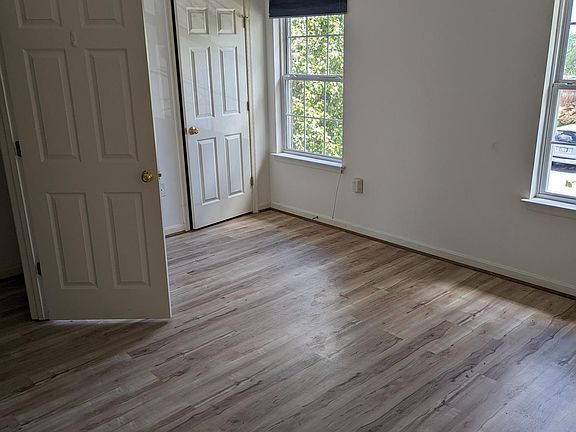 3rd image of 145 Equestrian Dr