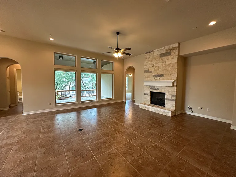 111 El Cielo — Photo 17