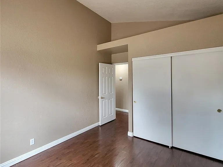 5044 S Rainbow Blvd #206 — Photo 8