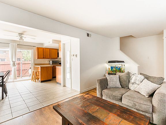 5th image of 1S263 Windsor Ln