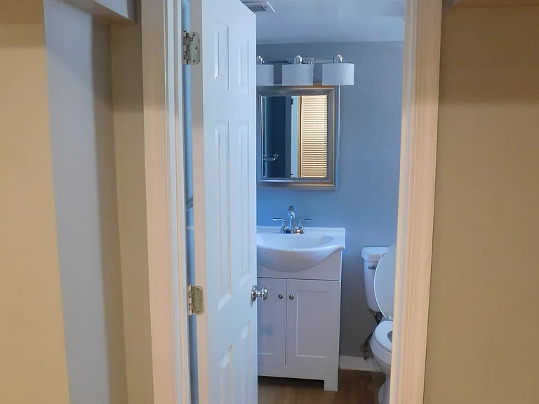 905 Kearny St NE — Photo 55