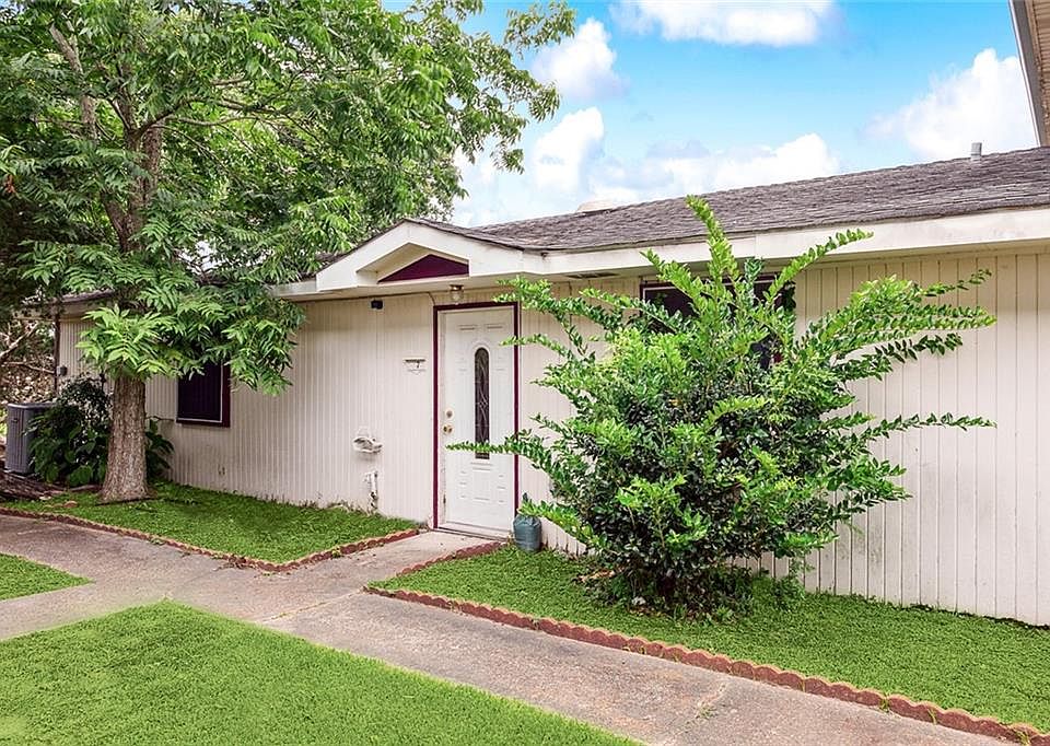 1st image of 7 Jasmine Ln