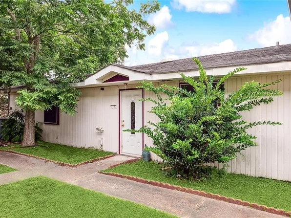 7 Jasmine Ln, Saint Rose, LA 70087