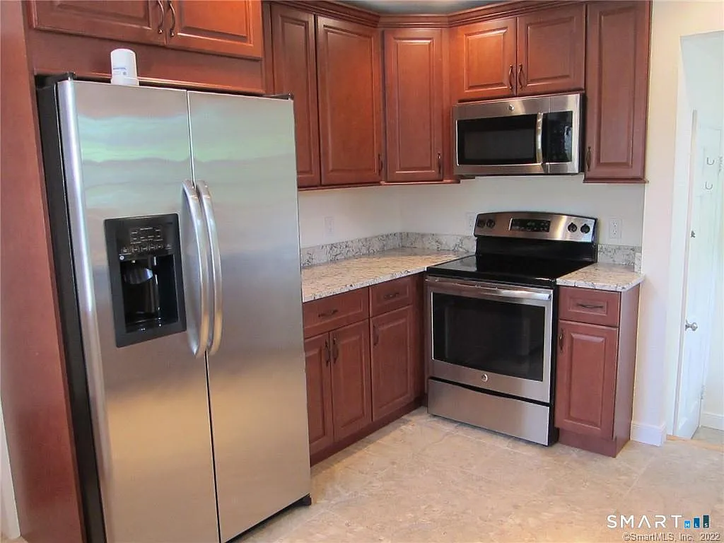 2 bed, 1.0 bath, 1160 sqft, $2,950 — Photo 2