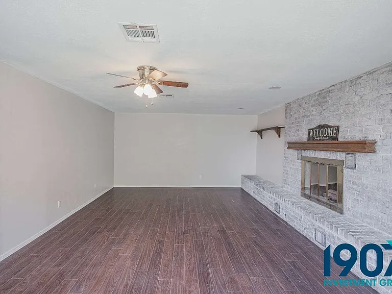 1041 SW 2nd St — Photo 24