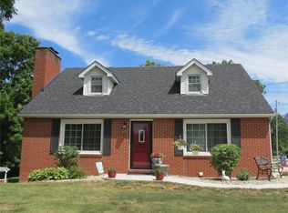 18 Redwood Dr, Caseyville, IL 62232