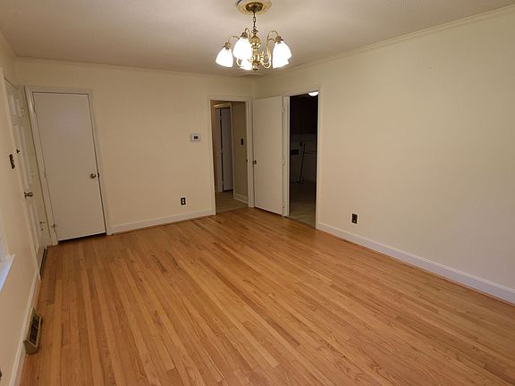 3rd image of 625 Powell Rd