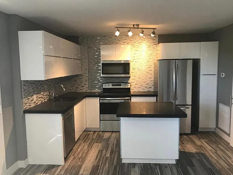 430 S Maryland Pkwy — Photo 4