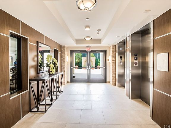 3rd image of 5015 Balboa Blvd Unit 301