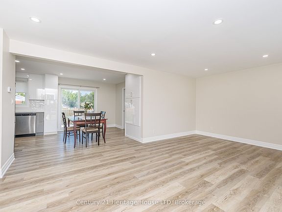 3rd image of 37 Coronation Blvd