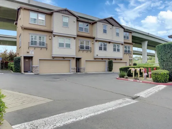 6540 Hearthstone Cir APT 811, Rocklin, CA 95677