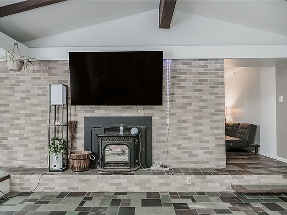 5th image of 115 Hamilton St